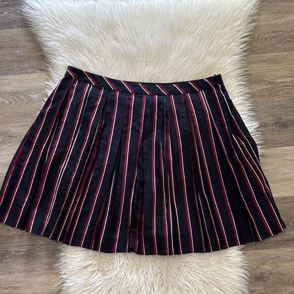 Banana Republic Blue Pleated Mini Skirt for Night Out Size 14 - Picture 1 of 8